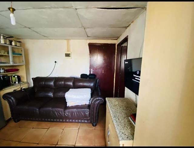 2 BEDROOM HOUSE FOR SALE IN KATLEHONG SOUTH
